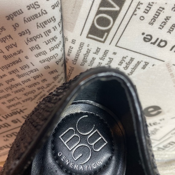 NWOT BCBG Beautiful Black Sexy Sequins High Thick Heart-Shaped Heels Size 10B/40 - Picture 3 of 5